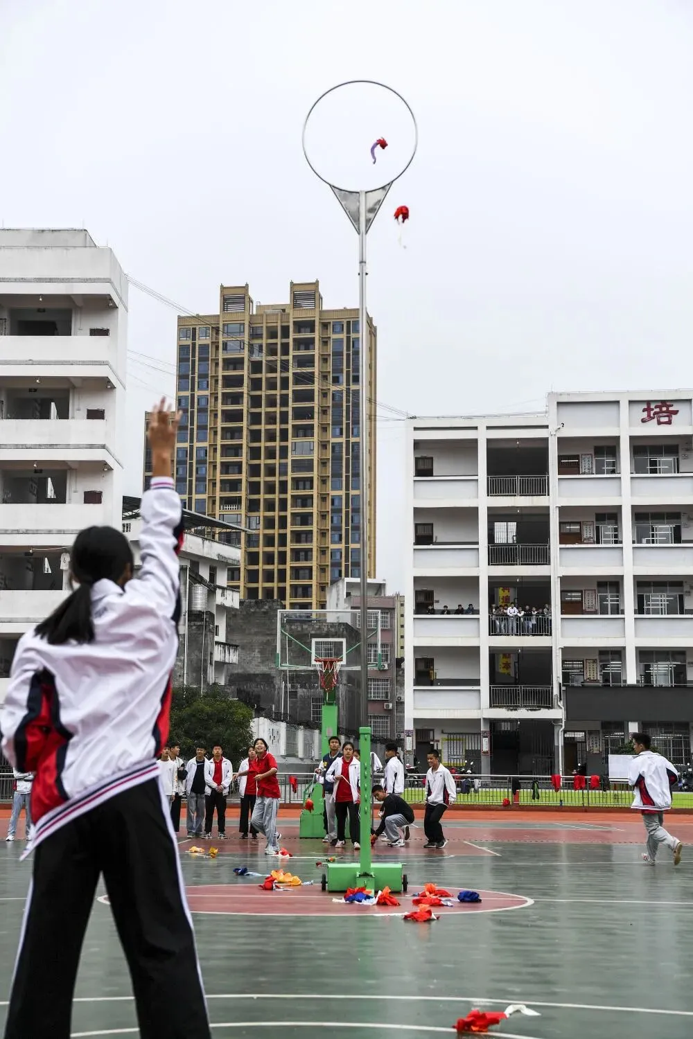 什么?这里中考体育,考抛绣球?! 第6张