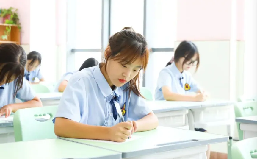 别等中考出分才后悔,这条“中职逆袭赛道”正在悄悄成全很多孩子 第3张