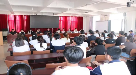 聚力冲刺中考筑梦不负韶华——金宝屯镇初级中学召开九年级尖子生冲刺座谈会 第3张