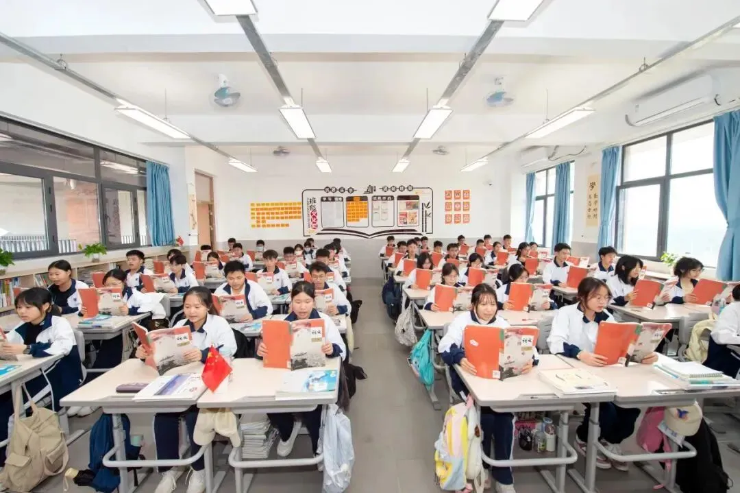 珠海中考名师天团空降!!2026年“鲲鹏营”来了,阳西一中盛邀初三学子共赴鲲鹏之约,见证冲刺的锋芒与力量!!! 第31张 珠海中考名师天团空降!!2026年“鲲鹏营”来了,阳西一中盛邀初三学子共赴鲲鹏之约,见证冲刺的锋芒与力量!!! 第31张