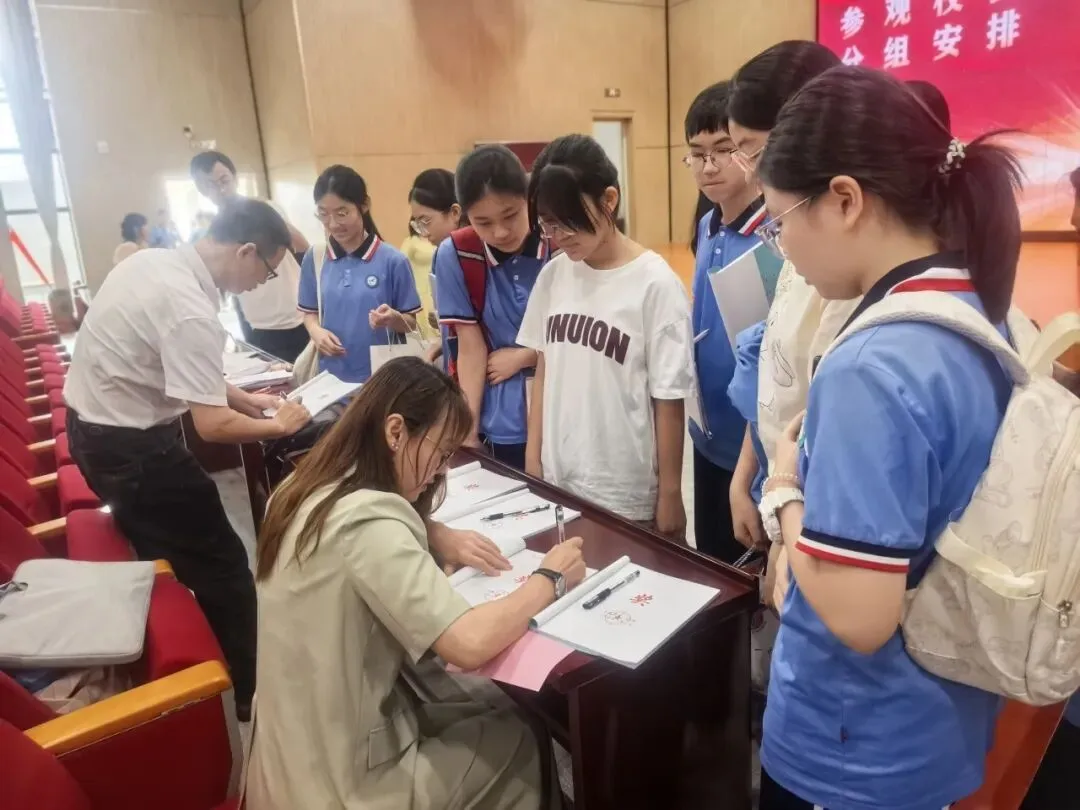 珠海中考名师天团空降!!2026年“鲲鹏营”来了,阳西一中盛邀初三学子共赴鲲鹏之约,见证冲刺的锋芒与力量!!! 第43张 珠海中考名师天团空降!!2026年“鲲鹏营”来了,阳西一中盛邀初三学子共赴鲲鹏之约,见证冲刺的锋芒与力量!!! 第43张
