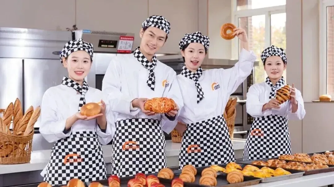 中考分数不够上普高,这所重点烹饪职校中低分段可报! 第21张