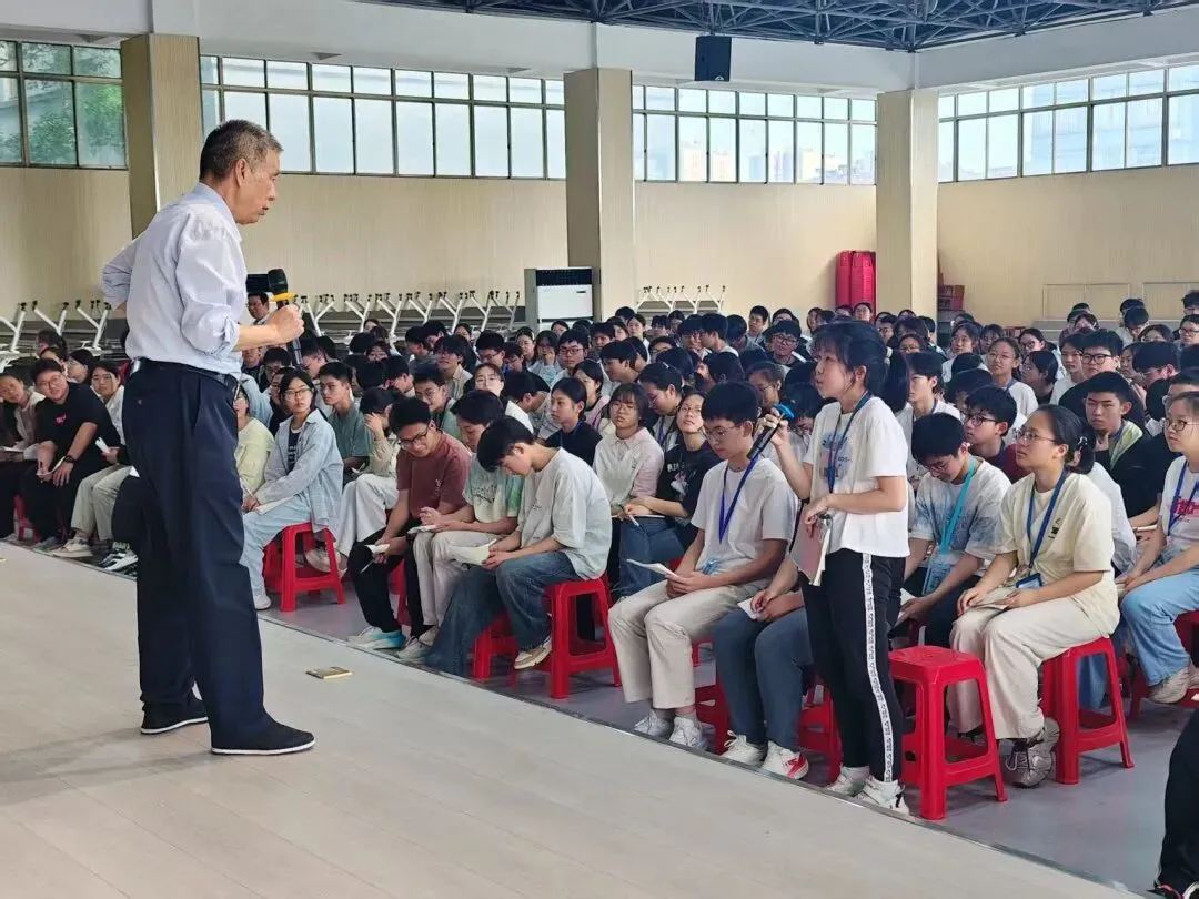 名师引航解文思,妙笔赋能赢中考|宜兴市阳光未来双语学校(凌霞校区)成功举办姚卫伟专家作文专题讲座 第31张