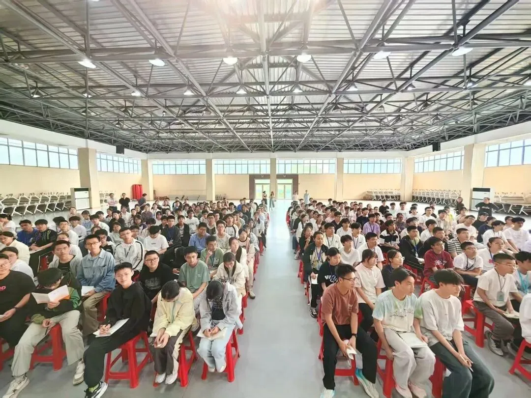 名师引航解文思,妙笔赋能赢中考|宜兴市阳光未来双语学校(凌霞校区)成功举办姚卫伟专家作文专题讲座 第36张