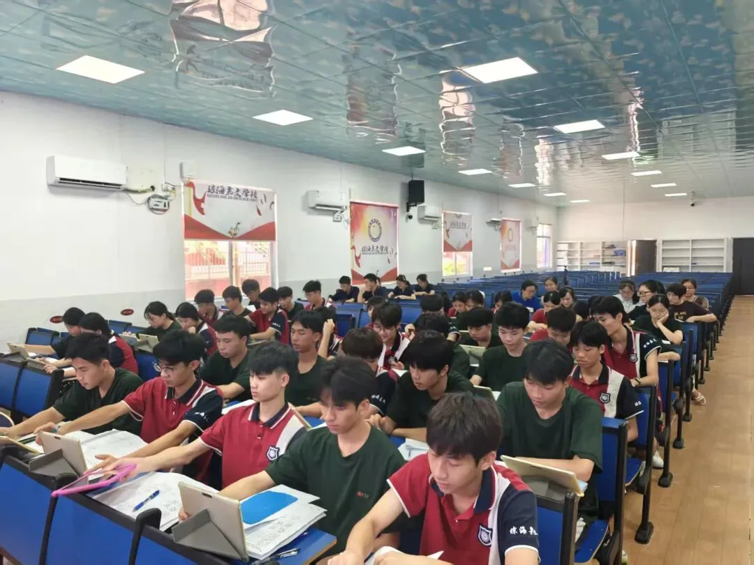 试卷讲评精研课 校际携手共成长 ——琼海嘉文高级中学特邀琼海市嘉积中学开展校际教研共建活动 第8张