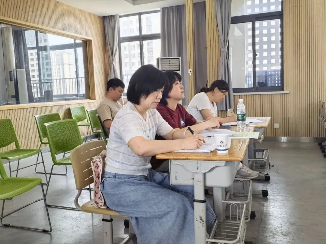 【红山快讯】聚焦中考精研课堂 校际携手聚力备考 第30张