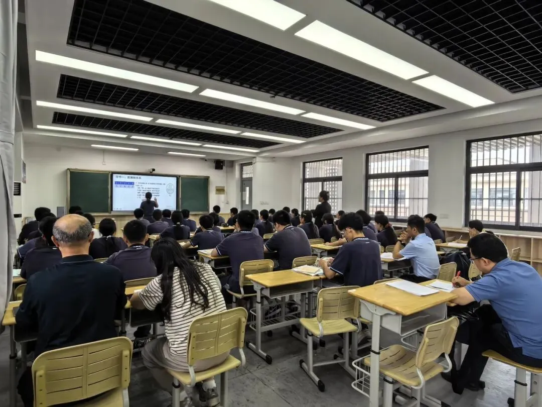 【红山快讯】聚焦中考精研课堂 校际携手聚力备考 第37张