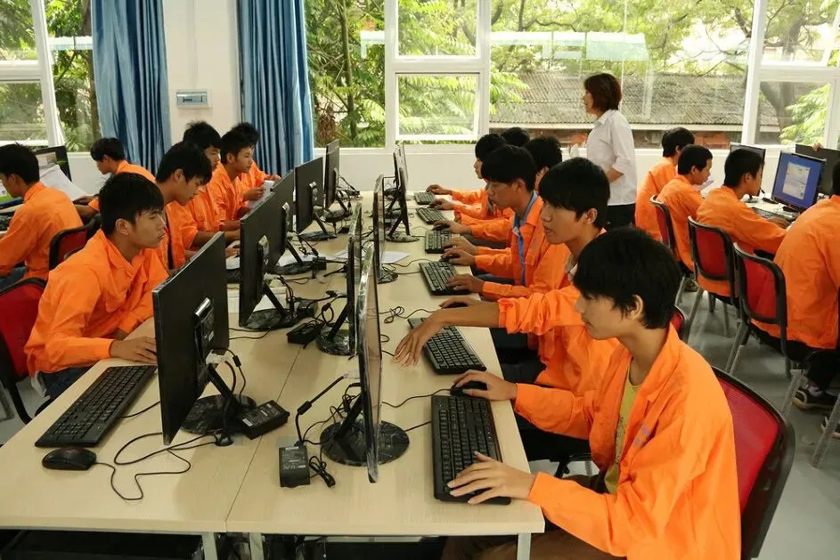 2026 中考家长必看|孩子成绩差别焦虑!广西公办名校,免学费、可升学、包就业,给孩子另一条黄金出路! 第10张