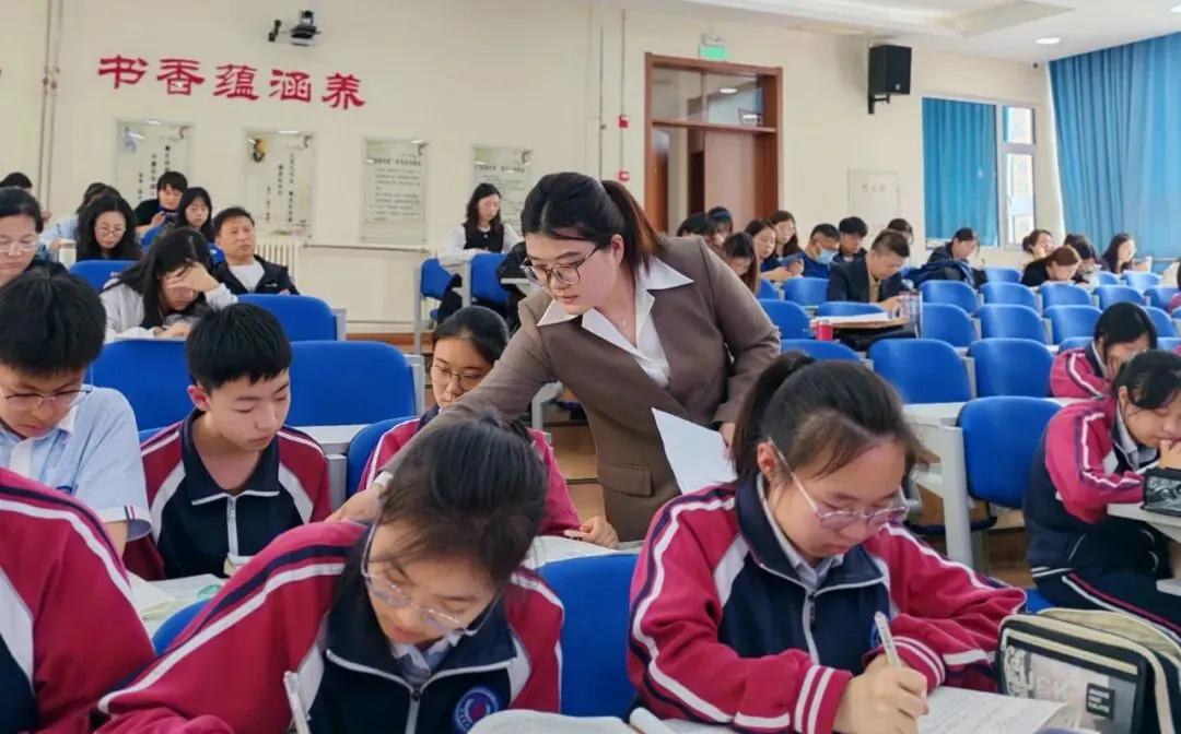 深蓝研训|聚力课堂研真知 精准施策备中考——高新区初中语文“市一模分析”教研活动纪实 第9张 深蓝研训|聚力课堂研真知 精准施策备中考——高新区初中语文“市一模分析”教研活动纪实 第9张