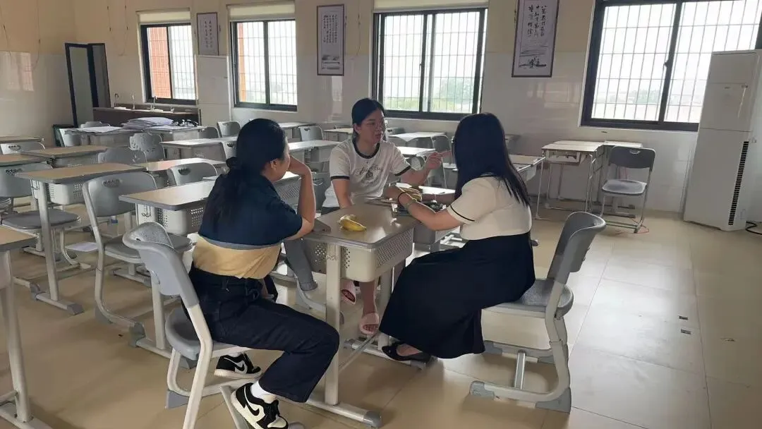 金戈铁马,决胜中考——厦门市滨城中学2025-2026学年第二学期九年级家长会 第19张 金戈铁马,决胜中考——厦门市滨城中学2025-2026学年第二学期九年级家长会 第19张