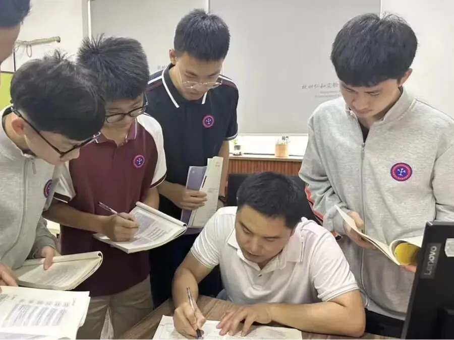 低进高出,逆势上扬,这所民办普高让中考400多分的学生也能圆梦本科! 第15张