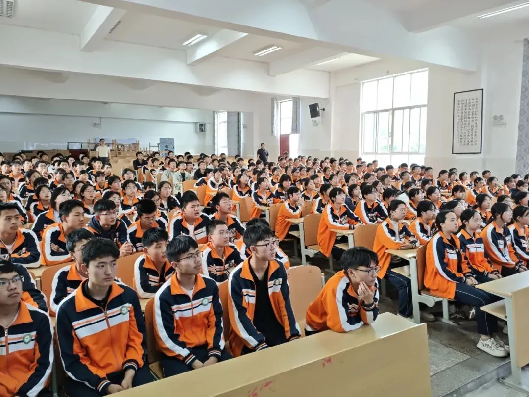 舒缓备考降压力 从容逐梦战中考——腾冲市马站中学开展中考心理疏导专题讲座 第18张 舒缓备考降压力 从容逐梦战中考——腾冲市马站中学开展中考心理疏导专题讲座 第18张