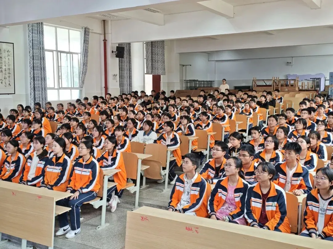 舒缓备考降压力 从容逐梦战中考——腾冲市马站中学开展中考心理疏导专题讲座 第19张 舒缓备考降压力 从容逐梦战中考——腾冲市马站中学开展中考心理疏导专题讲座 第19张