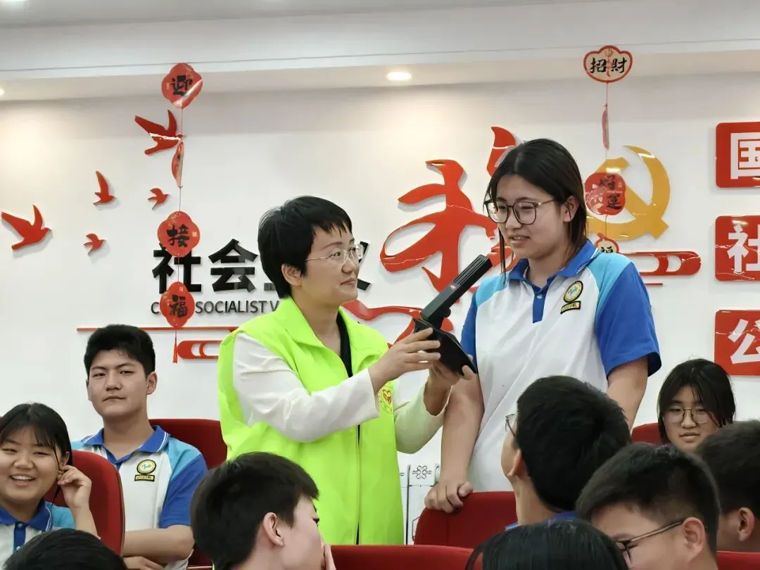 科学减压,助力中考——“新老师”阳光成长心理健康教育走进新乡市第二十中学 第16张