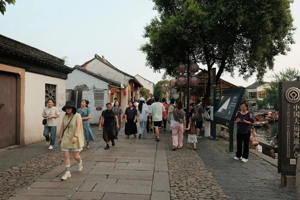 中考作文想拿高分?先读懂这半年的“变”与“不变” 第6张