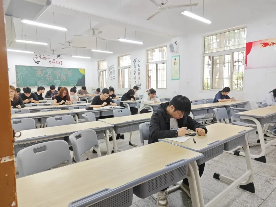 【备赛必看】竞赛真题开放领取,最后一场机会别错过 第5张 【备赛必看】竞赛真题开放领取,最后一场机会别错过 第5张