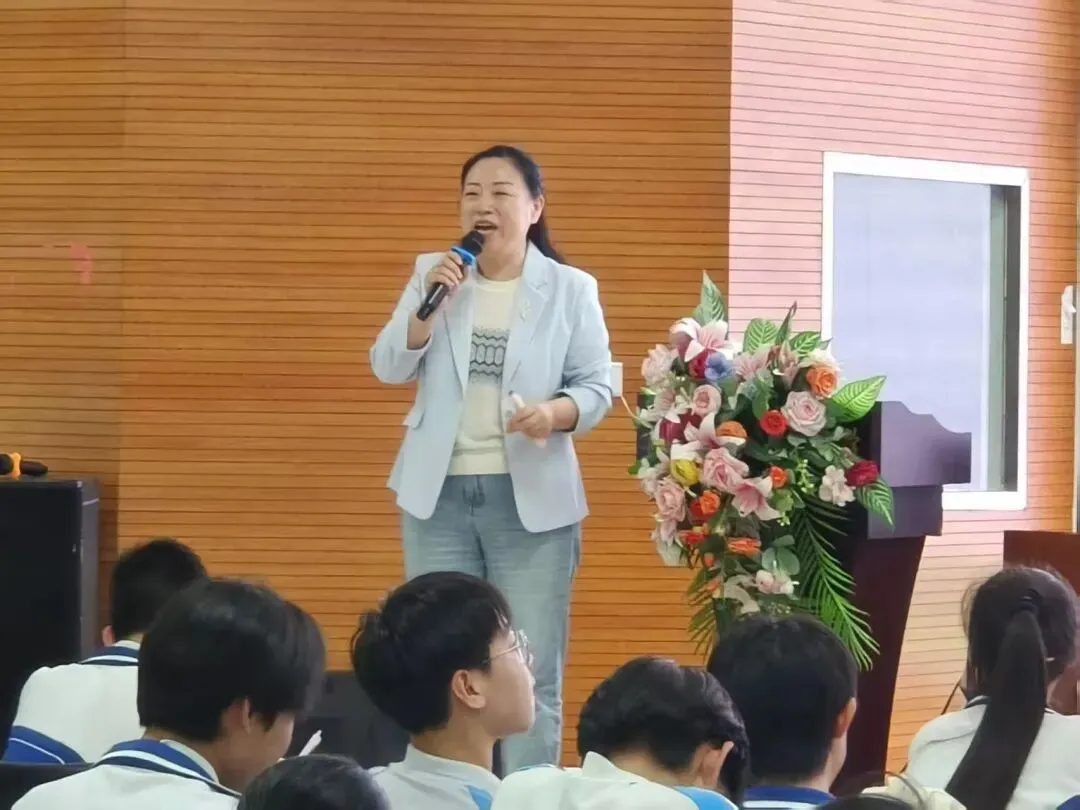 凝心减压 蓄力中考——濮阳市实验中学开展中招减压赋能专题讲座 第4张