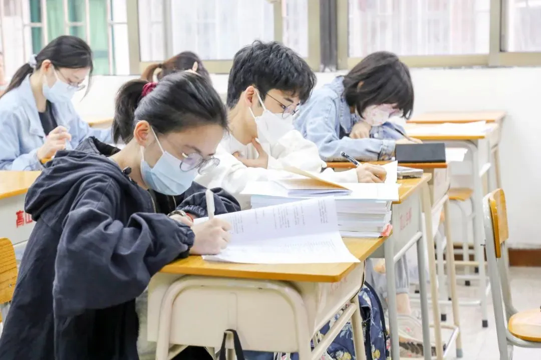 重磅!2026中考各批次高中招生计划及报考指南出炉!计划、学费、宿位!(附报考指南下载)冲刺找青藤明思教育 第75张