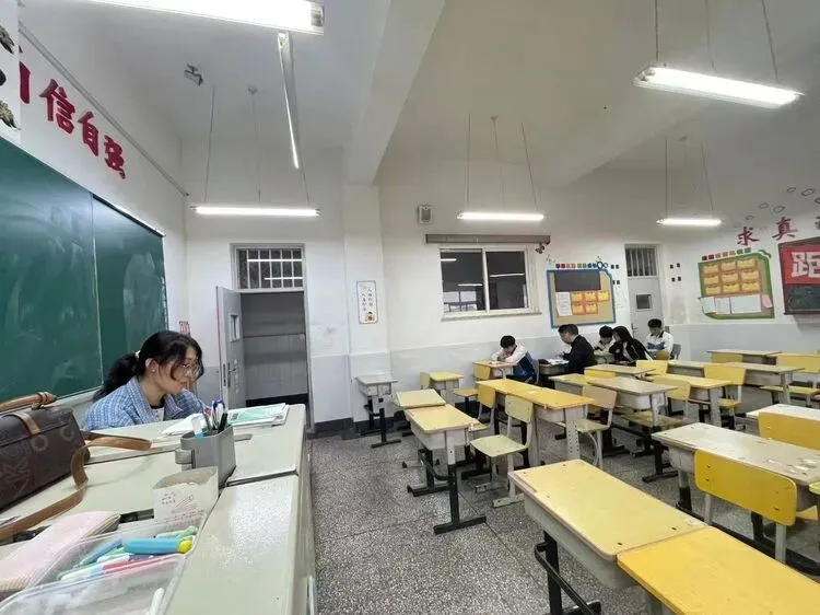 教师专栏 |八年级信息与生物实验中考纪实:致敬每一位守护者 第7张