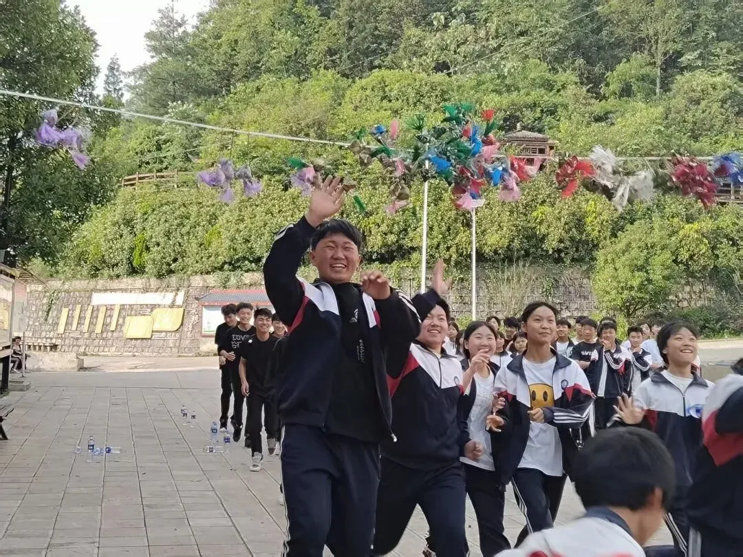 盘州市淤泥乡中学开展中考考前心理减压赋能主题活动 第3张 盘州市淤泥乡中学开展中考考前心理减压赋能主题活动 第3张