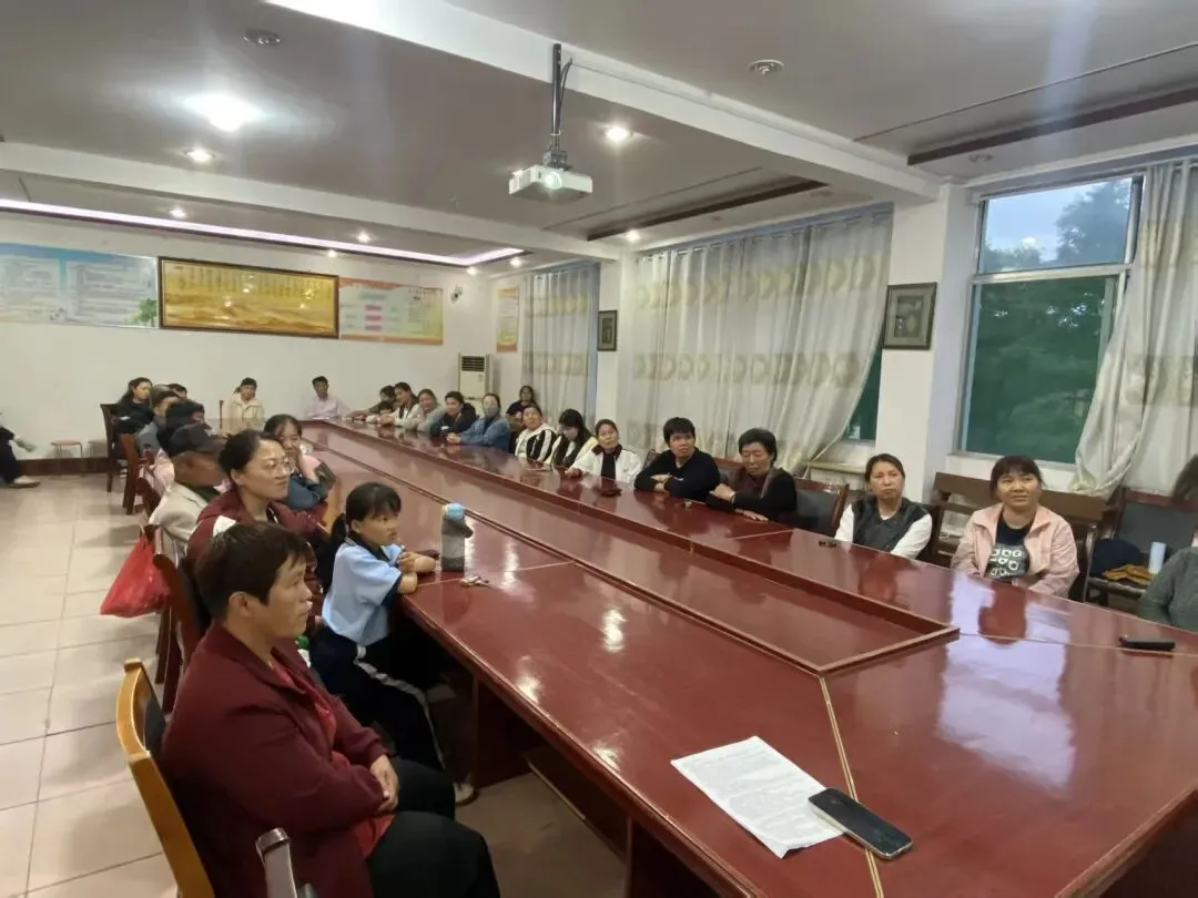 “岳爱暖心·护航中考校园行”活动走进黄前镇、房村镇 第13张 “岳爱暖心·护航中考校园行”活动走进黄前镇、房村镇 第13张
