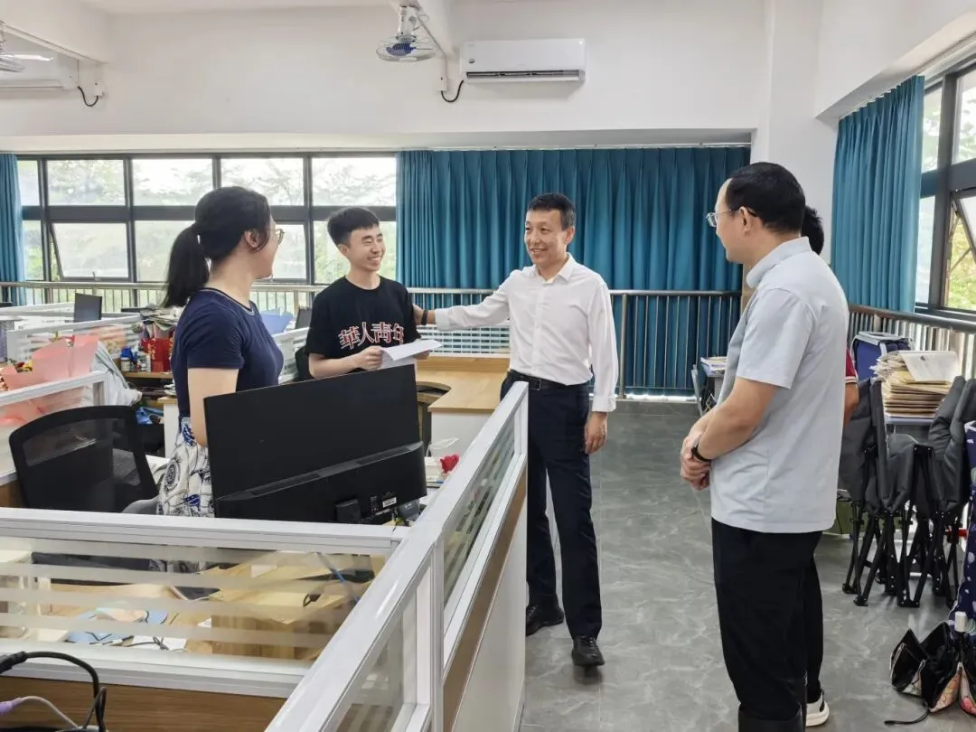 【转】聚焦安全 护航中考!镇主要领导调研指导2026年中考备考工作 第6张
