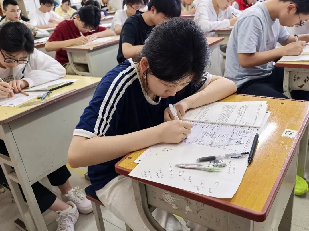全真模拟考试 | 以考砺剑,决胜中考 第11张 全真模拟考试 | 以考砺剑,决胜中考 第11张