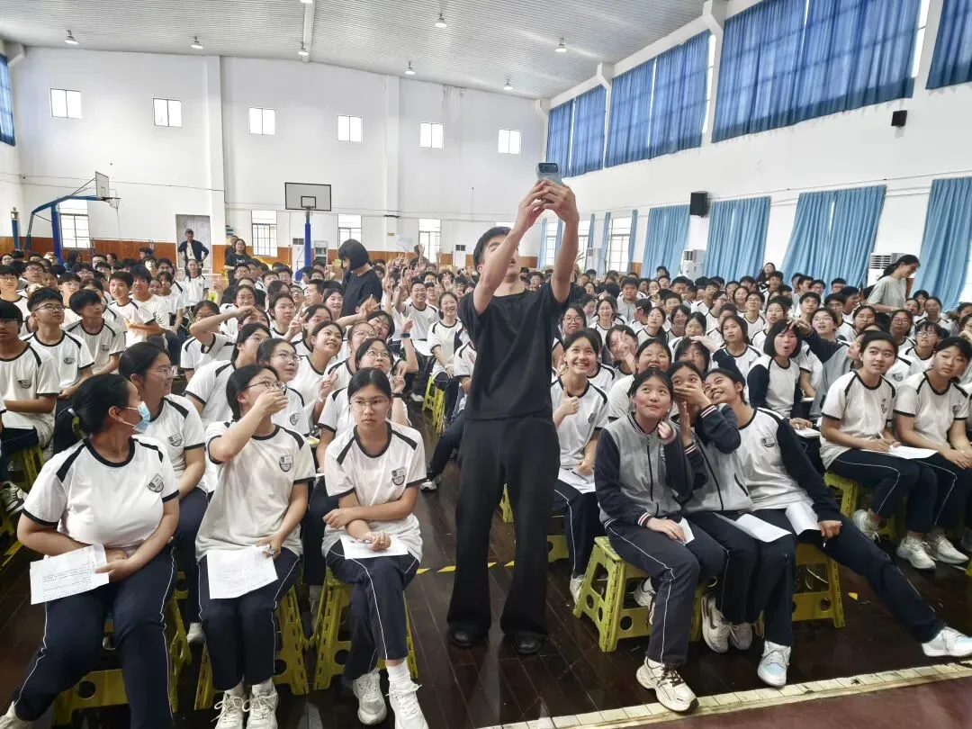 逐梦中考不负韶华 暖心讲座赋能成长——卫前初中特邀公益博主良田来校开展励志讲座 第14张