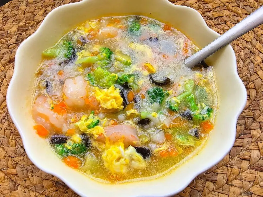 中考倒计时!初三儿子早餐不费妈,山药虾仁时蔬汤,清淡饮食助力 第10张