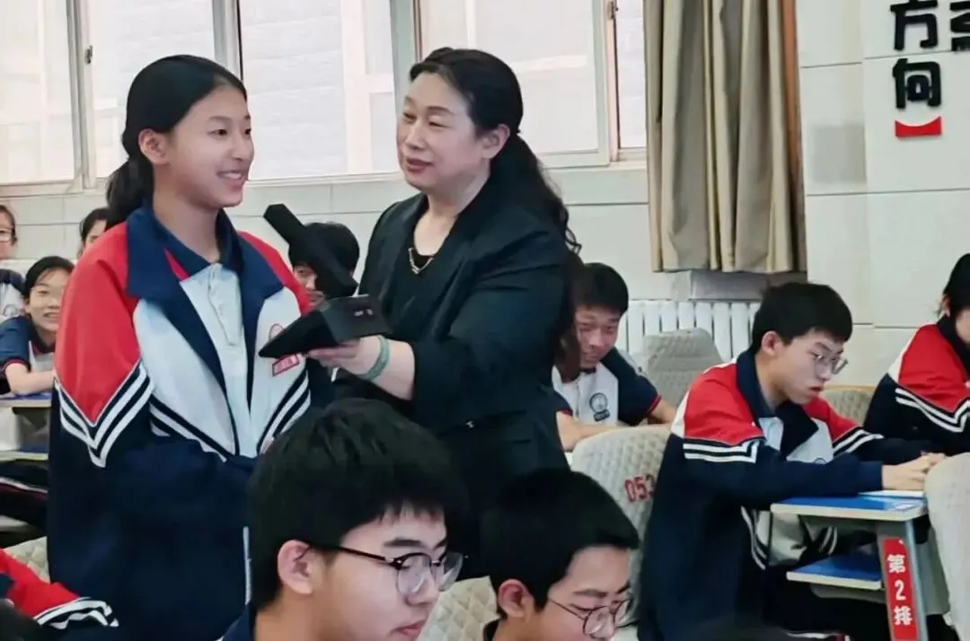 减压赋能迎中考 阳光心态赴征程——辉县市城北初级中学开展“新老师”阳光成长心理健康进校园活动 第8张