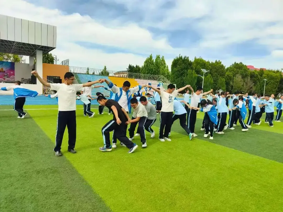 【校园动态】逐梦中考 心向阳光——六十八团中学开展九年级学生考前心理拓展训练营 第6张 【校园动态】逐梦中考 心向阳光——六十八团中学开展九年级学生考前心理拓展训练营 第6张