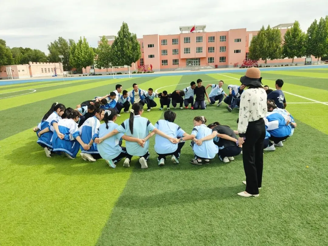 【校园动态】逐梦中考 心向阳光——六十八团中学开展九年级学生考前心理拓展训练营 第8张 【校园动态】逐梦中考 心向阳光——六十八团中学开展九年级学生考前心理拓展训练营 第8张
