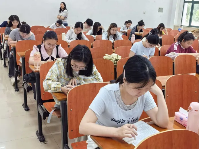 以考促学,精准提升——法考训练营首轮模拟考试圆满举行 第5张