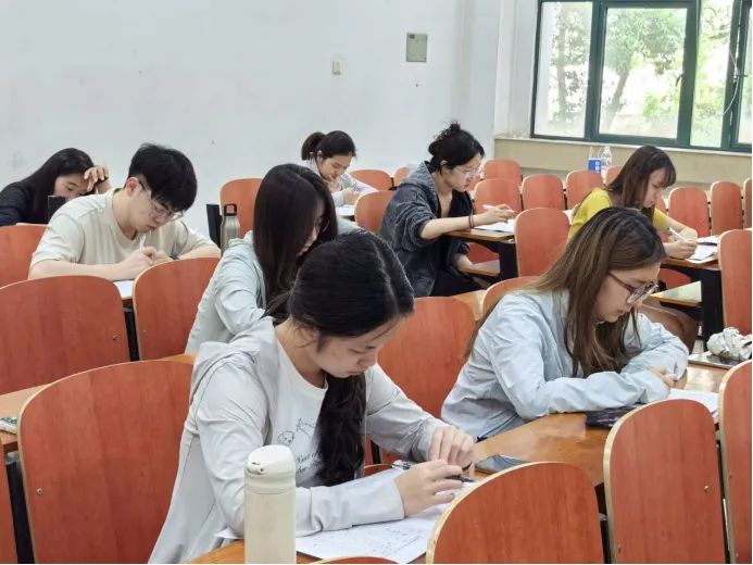 以考促学,精准提升——法考训练营首轮模拟考试圆满举行 第6张