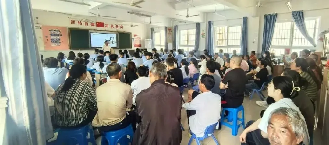 【初中学部】家校同心赴中考!2026届九年级中考冲刺家校激励大会 第6张 【初中学部】家校同心赴中考!2026届九年级中考冲刺家校激励大会 第6张
