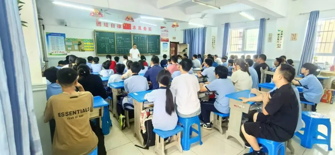【初中学部】家校同心赴中考!2026届九年级中考冲刺家校激励大会 第7张 【初中学部】家校同心赴中考!2026届九年级中考冲刺家校激励大会 第7张
