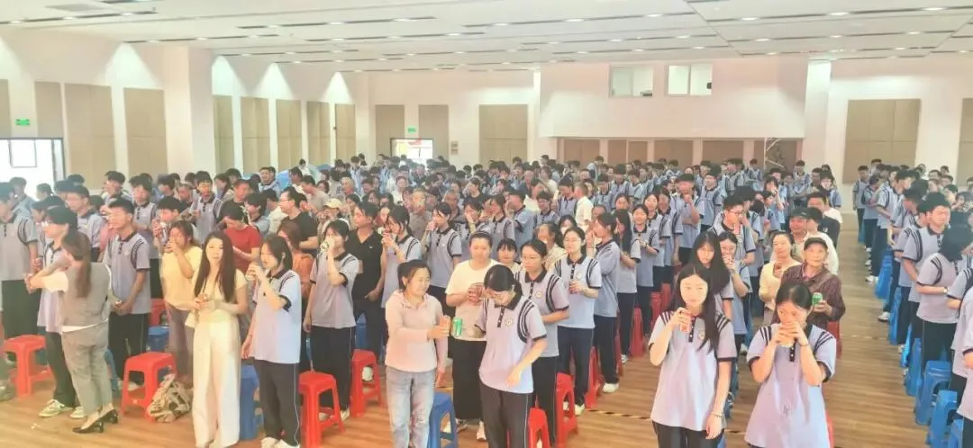 【初中学部】家校同心赴中考!2026届九年级中考冲刺家校激励大会 第15张 【初中学部】家校同心赴中考!2026届九年级中考冲刺家校激励大会 第15张