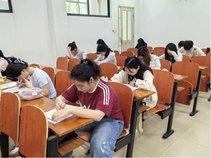 以考促学,精准提升——法考训练营首轮模拟考试圆满举行 第7张