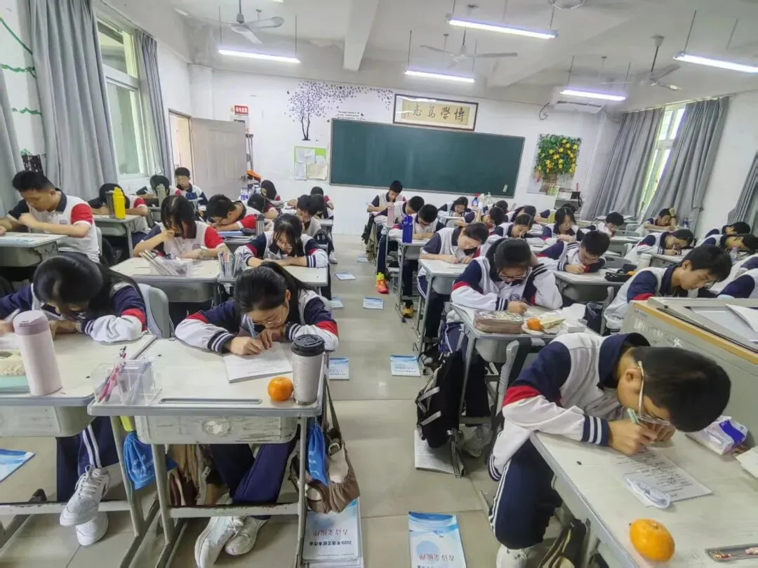 墨香润笔强根基 诗韵蓄力备中考——我校九年级古诗文默写竞赛顺利开展 第16张