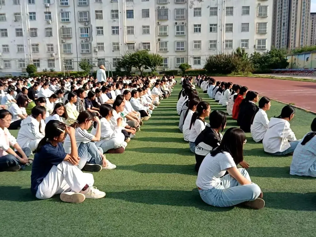 守护心灵,向阳生长——上蔡三中九年级中考心理健康专题讲座简讯 第5张