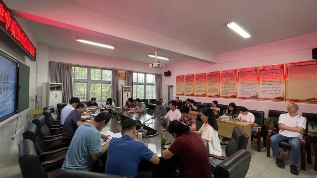 质检复盘找差距,同心聚力战中考 第62张