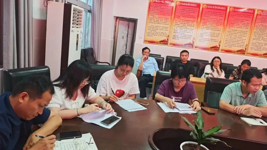质检复盘找差距,同心聚力战中考 第66张