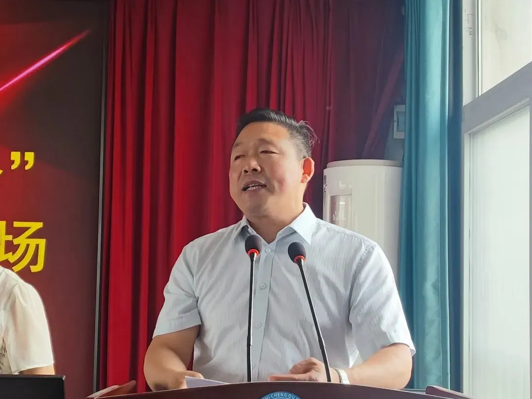 疏导解压稳心态 轻装上阵迎中考——城区四初中开展考前减压心理疏导讲座 第2张