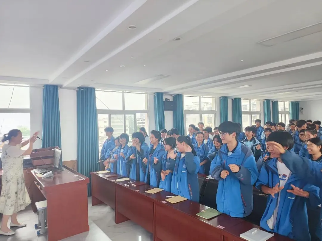 疏导解压稳心态 轻装上阵迎中考——城区四初中开展考前减压心理疏导讲座 第3张