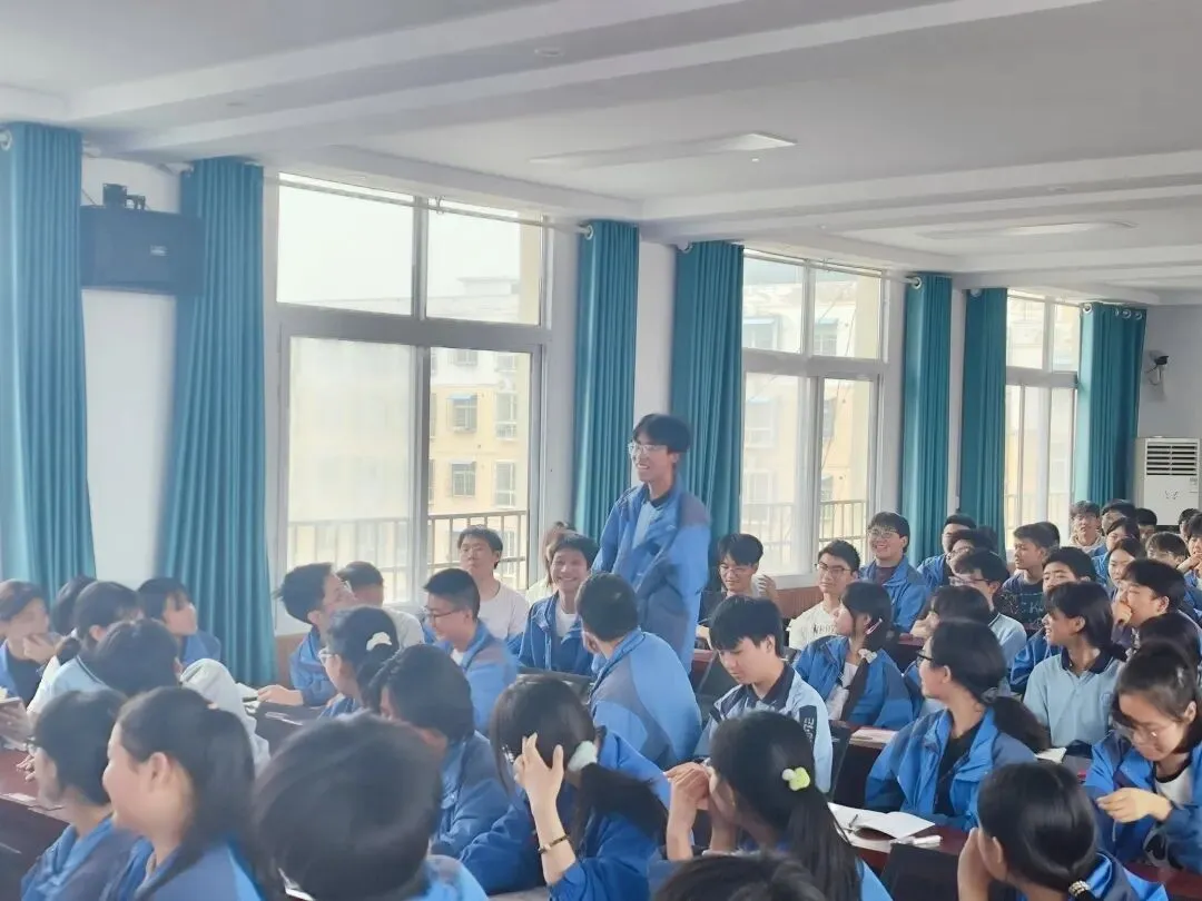 疏导解压稳心态 轻装上阵迎中考——城区四初中开展考前减压心理疏导讲座 第8张