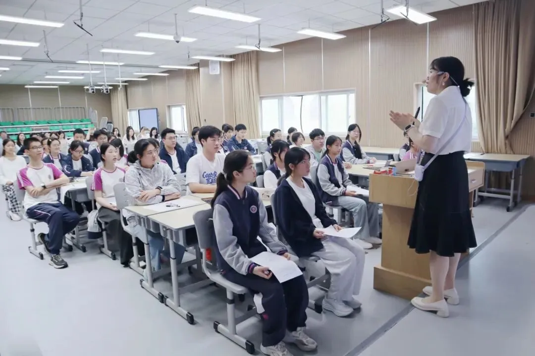 智融文堂研教法 同心聚力赴中考丨重庆南开六十八中学校与巴南珠江城中学初三语文联合教研活动纪实 第11张 智融文堂研教法 同心聚力赴中考丨重庆南开六十八中学校与巴南珠江城中学初三语文联合教研活动纪实 第11张