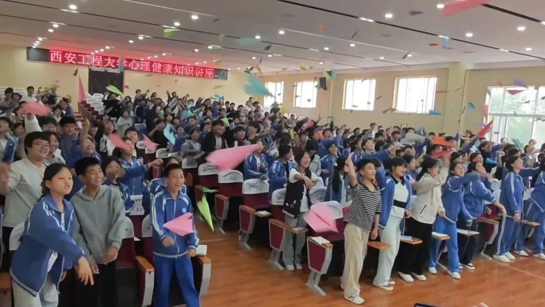 我校心理中心赴临潼区铁炉初级中学开展中考减压心理辅导活动 第4张 我校心理中心赴临潼区铁炉初级中学开展中考减压心理辅导活动 第4张