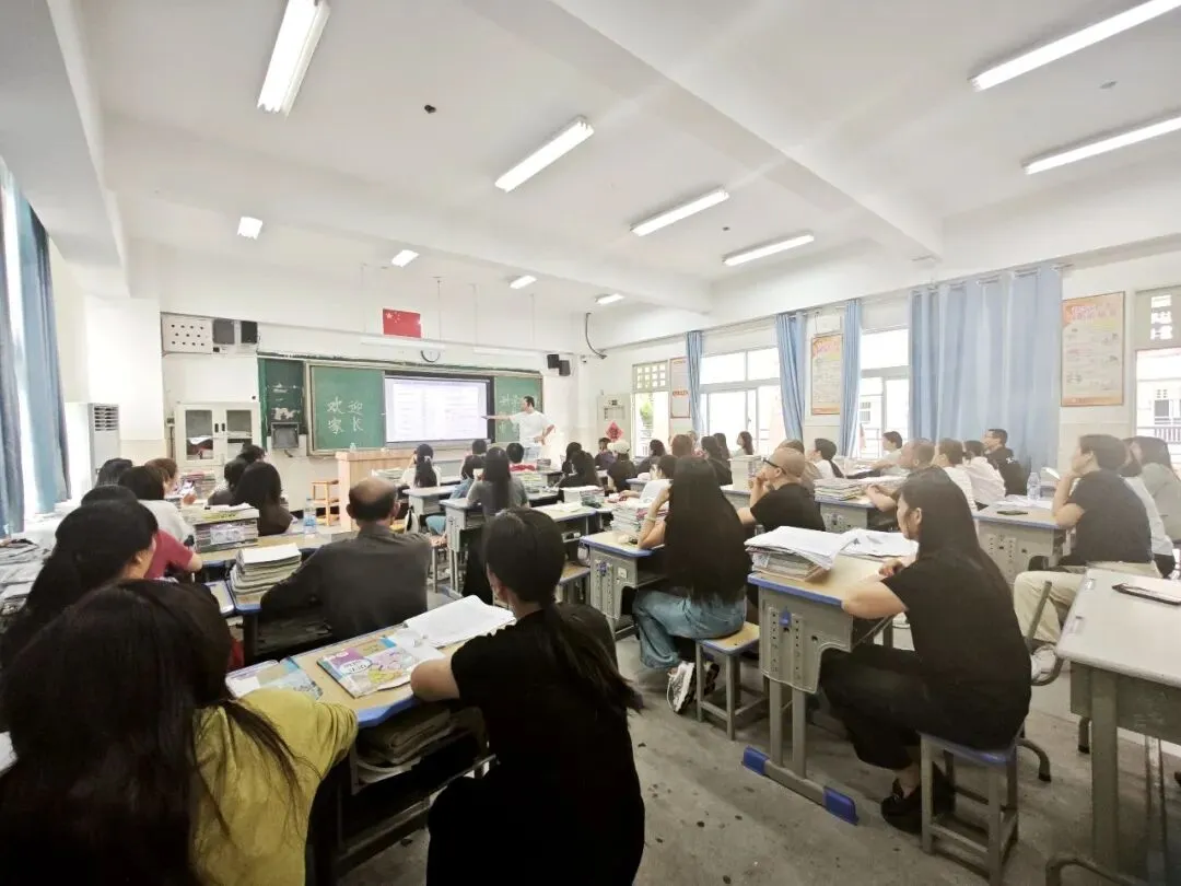 家校携手,冲刺中考——福清市龙田初级中学召开初三年段二检总结暨动员专题家长会 第10张 家校携手,冲刺中考——福清市龙田初级中学召开初三年段二检总结暨动员专题家长会 第10张