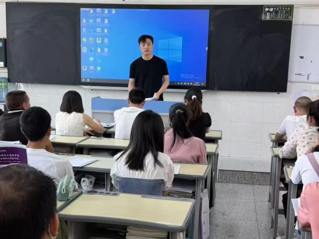 凝心聚力冲刺中考 家校携手共赴前程 ——马龙区第三中学2026届九年级家长会顺利召开 第9张 凝心聚力冲刺中考 家校携手共赴前程 ——马龙区第三中学2026届九年级家长会顺利召开 第9张