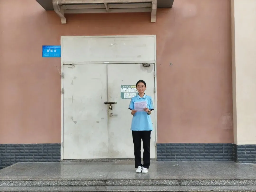 家校同心育桃李 聚力冲刺迎中考——芒市第二中学初二年级举行期中表彰大会暨校园开放日活动 第7张